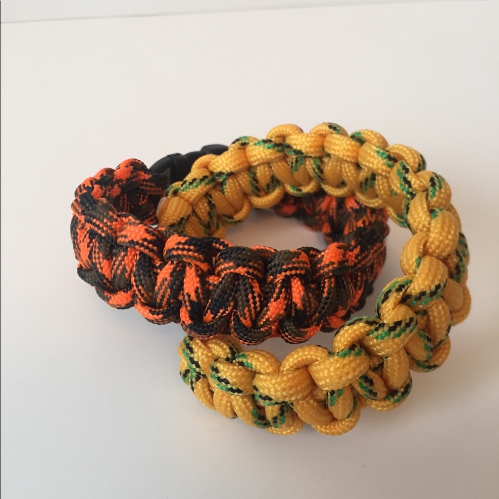 Para-Cord Survival Bracelets